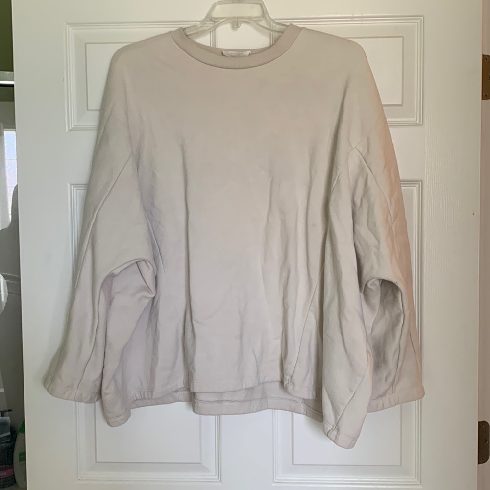 Zenana cream colored crew neck. Size L/ XL. No stains, only worn a few times.
